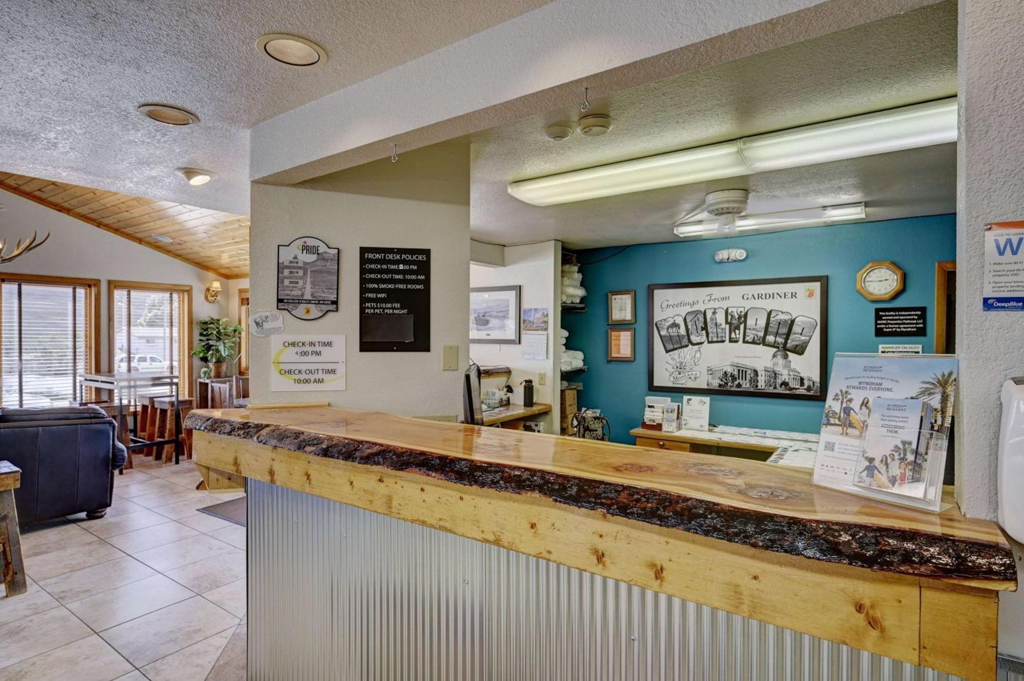 Super 8 By Wyndham Gardiner/Yellowstone Park Area Kültér fotó